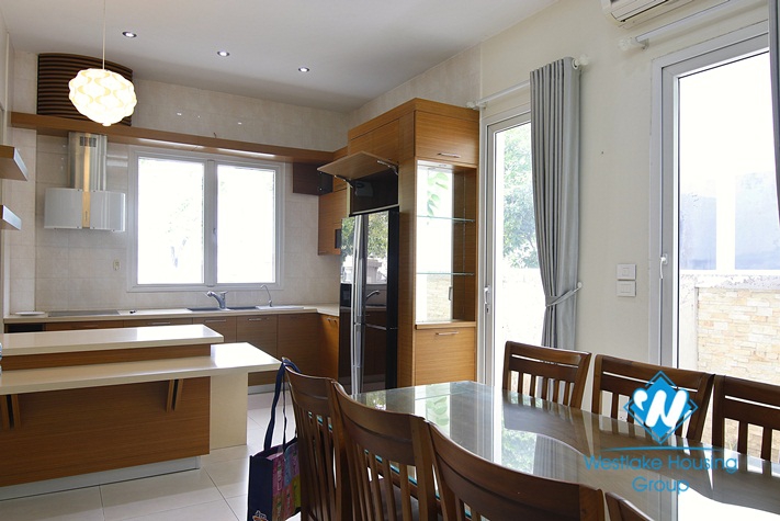 Affordable single detached villa for rent in Vinhomes Riverside, Hanoi